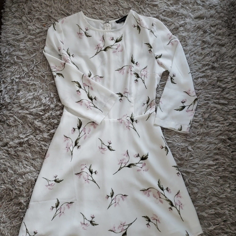 DYNAMITE White Spring Floral Dress - Picture 2 of 6